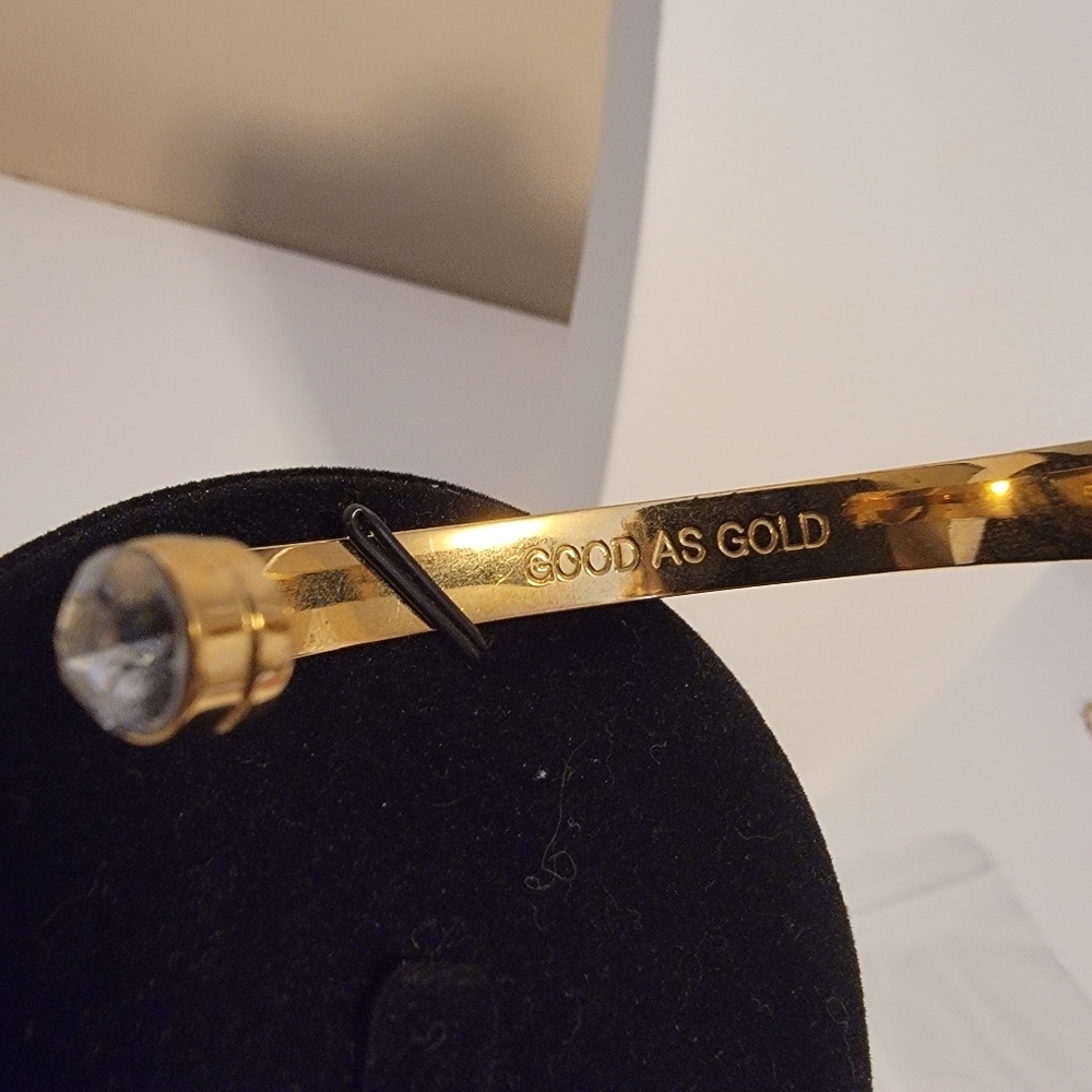 Good As Gold Cuff Bracelet Gold Tone Crystal Ends Spade Mark - Picture 8 of 10